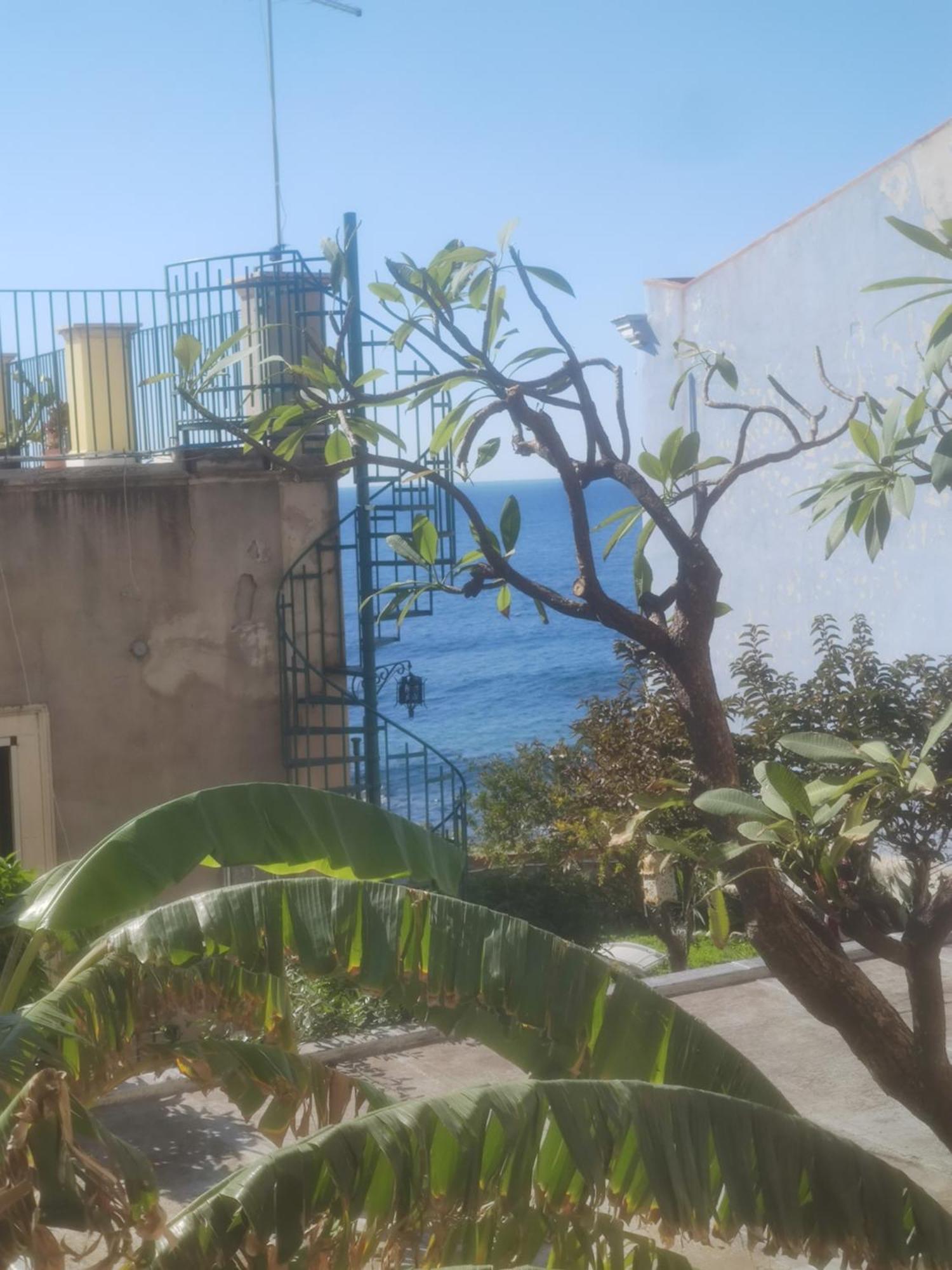 B&B Al Comitato Giardini Naxos Bagian luar foto